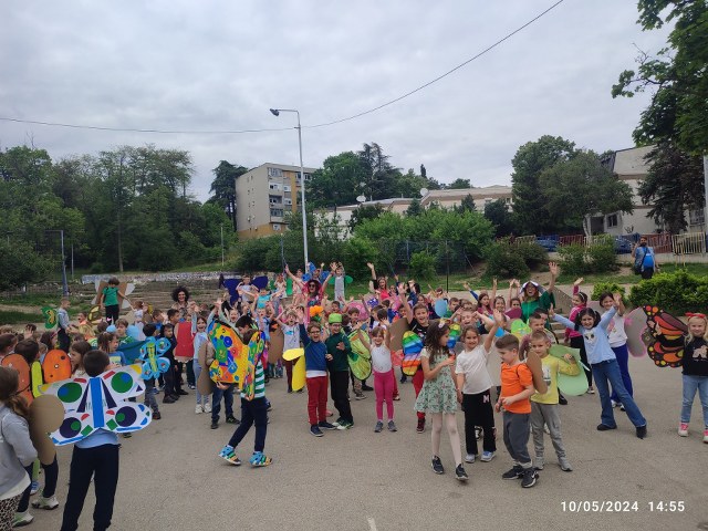 IMG-a7a2f6b1bb573e800e78b28bf468dabc-V_640x480